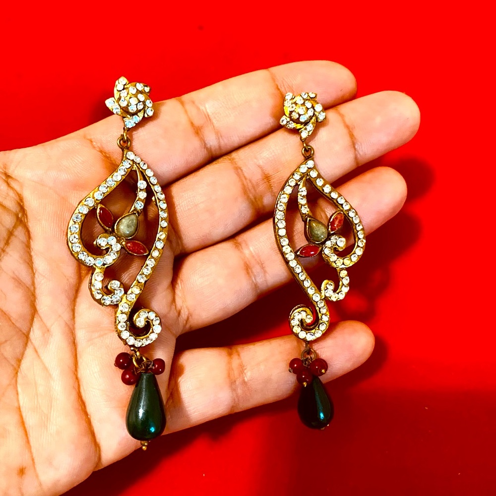 Jewelry - Picture 1 of 2